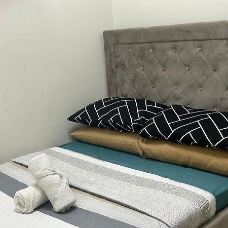 2Br Coast Residences Manila Esterno foto