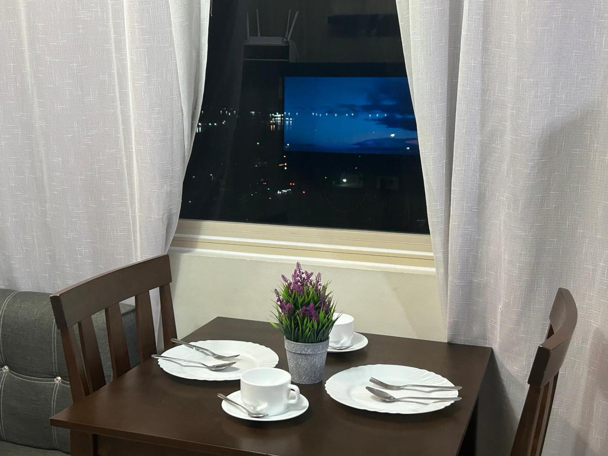 2Br Coast Residences Manila Esterno foto