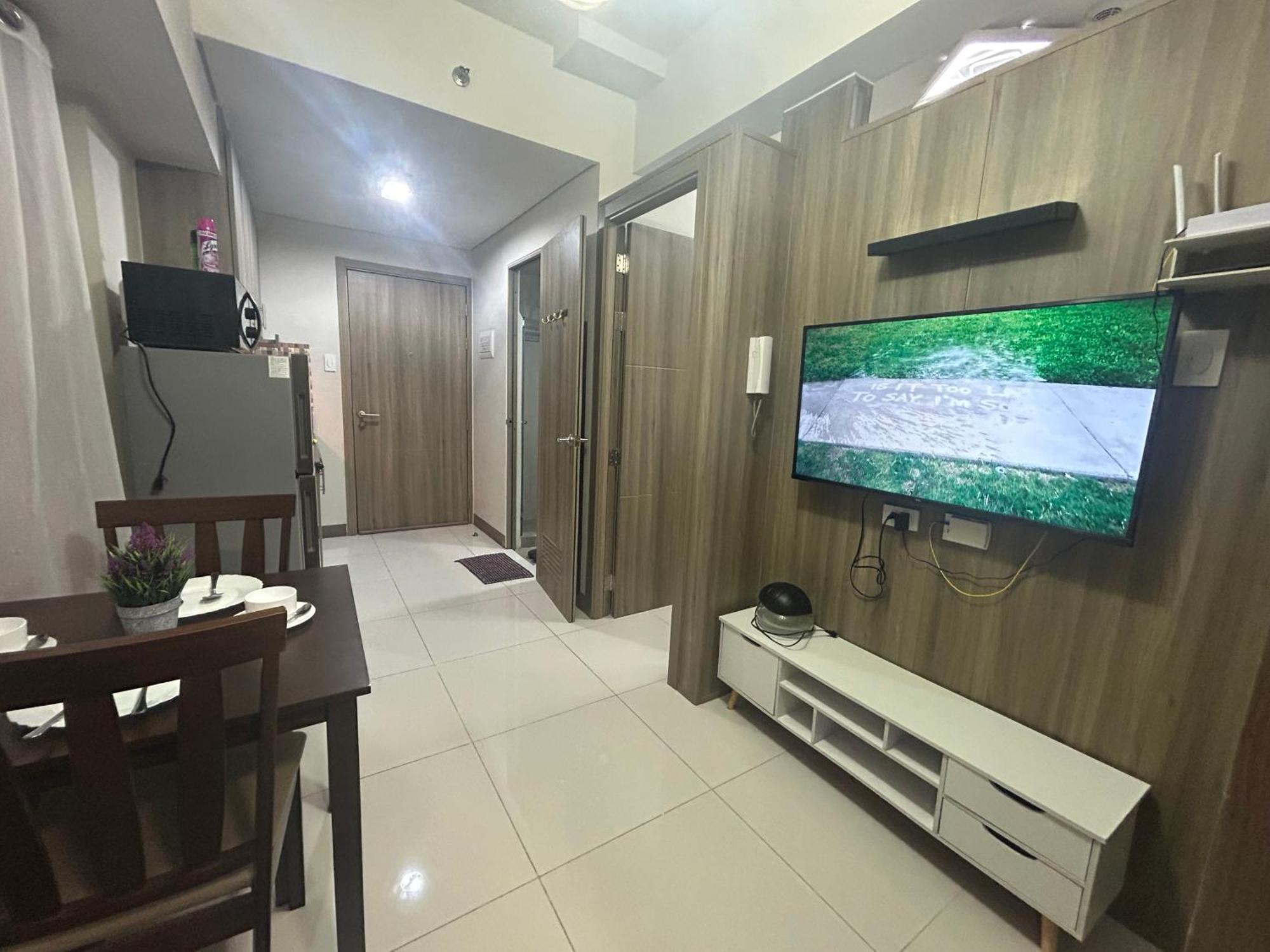 2Br Coast Residences Manila Esterno foto